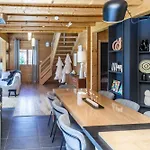 Warm Modern Near Chalet