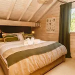 Chalet Warm Modern Near *