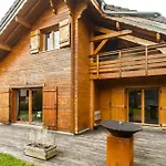 Warm Modern Near Chalet