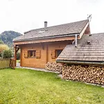 Warm Modern Near Chalet