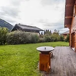Warm Modern Near * Thollon-les-Memises