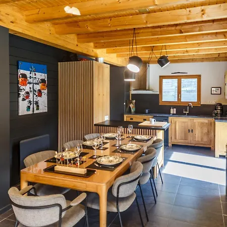 Warm Modern Near Chalet *