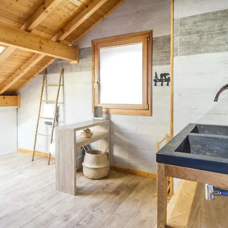 Chalet Warm Modern Near Thollon-les-Memises