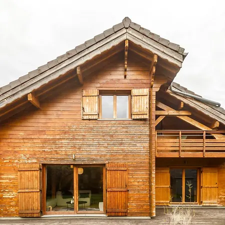 Chalet Warm Modern Near Thollon-les-Memises