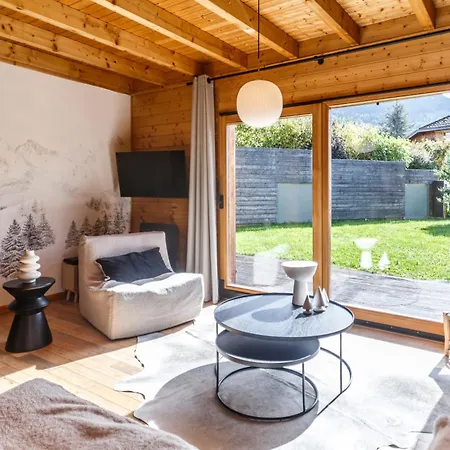 Warm Modern Near Chalet *