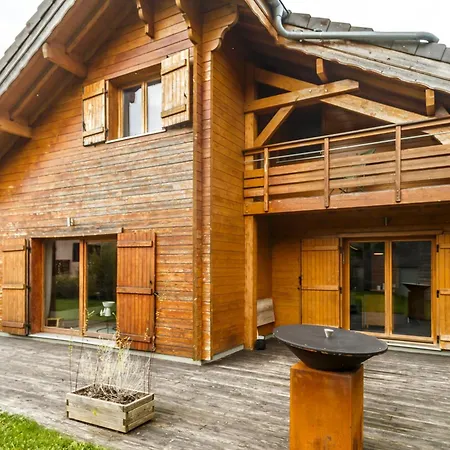 Warm Modern Near Chalet