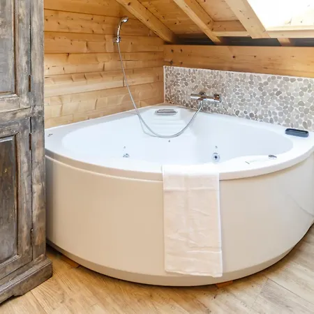 Warm Modern Near Chalet Thollon-les-Memises