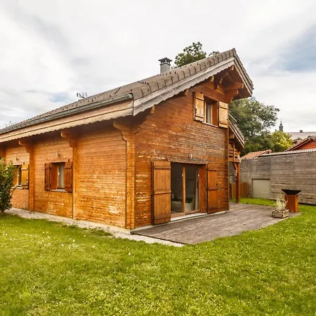 Warm Modern Near Chalet